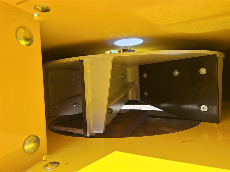 De vernieuwde waaier in de gele behuizing van de machine